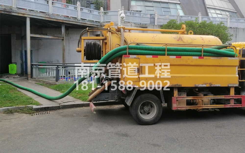 277光华路商场隔油池吸污