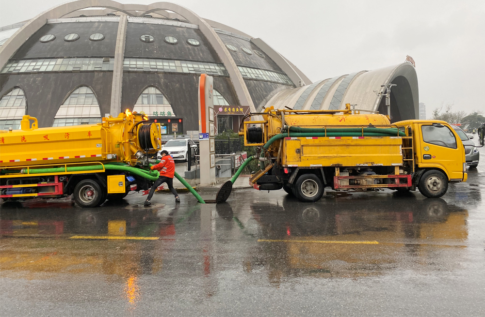 271光华路商场管道清淤