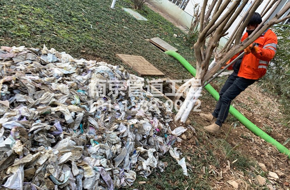 315光华路化粪池垃圾清理